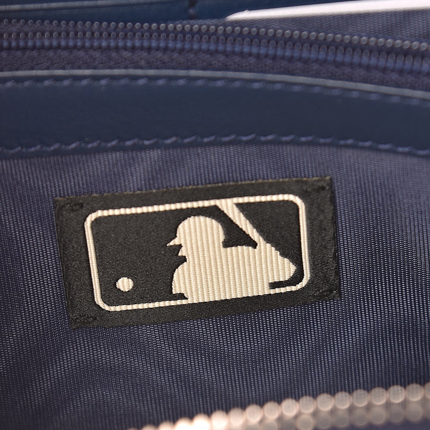 X MLB Guccissima Signature NY Yankees Embroidered Zip Around Wallet Royale Ivory