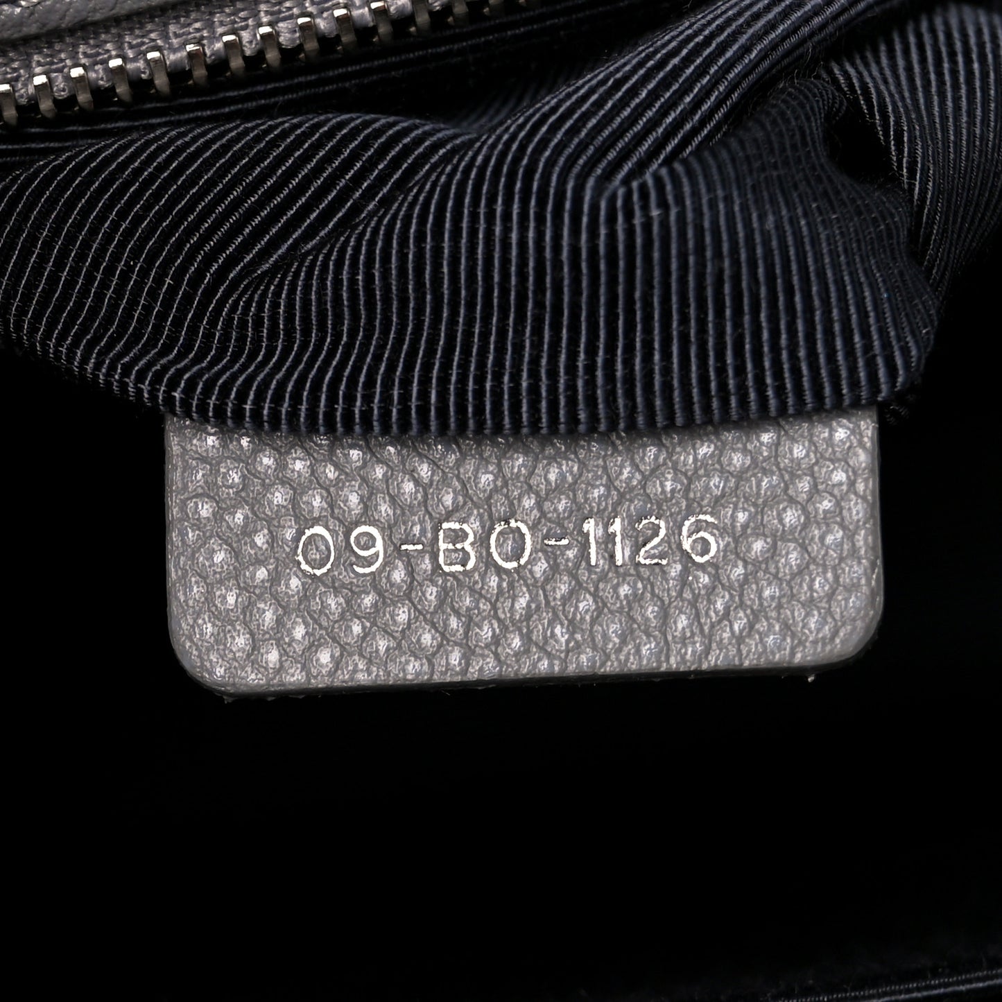 Grained Calfskin Medium Diorama Flap Bag Gris