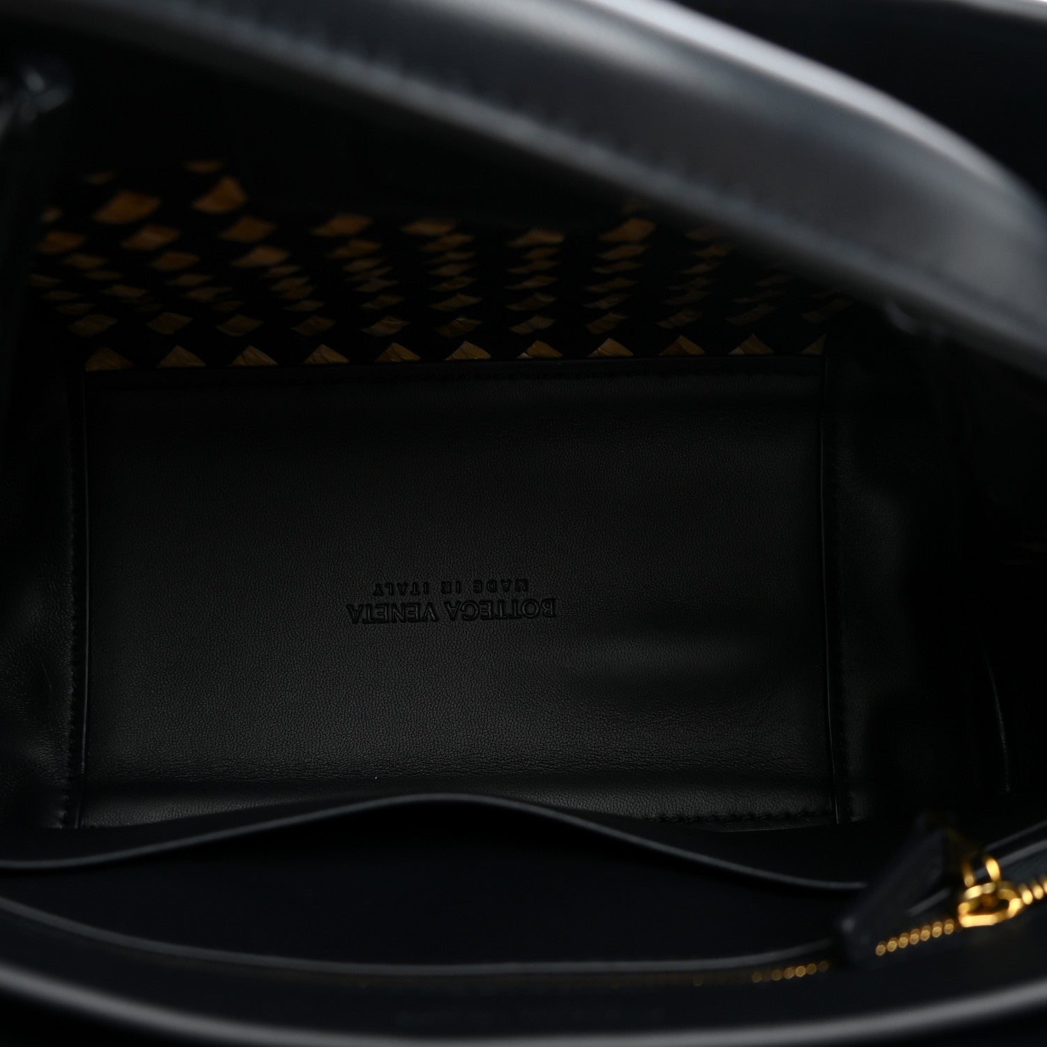 Bottega Veneta Raffia Lambskin Intrecciato Small Andiamo Shoulder Bag Natural Midnight 5 of 9