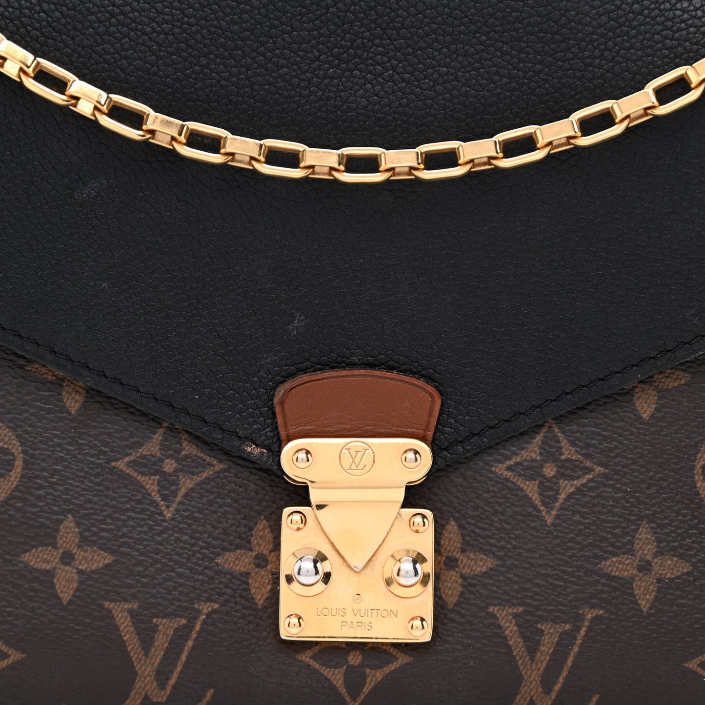 Monogram Pallas Chain Black