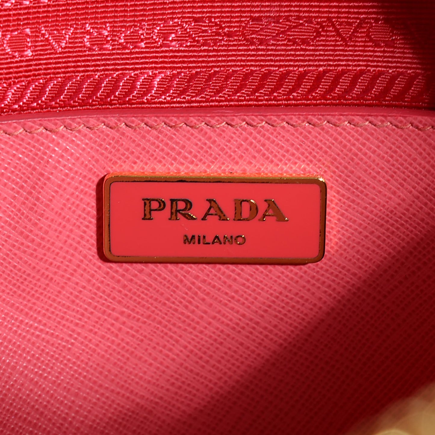 Saffiano Lux Medium Promenade Tote Peonia