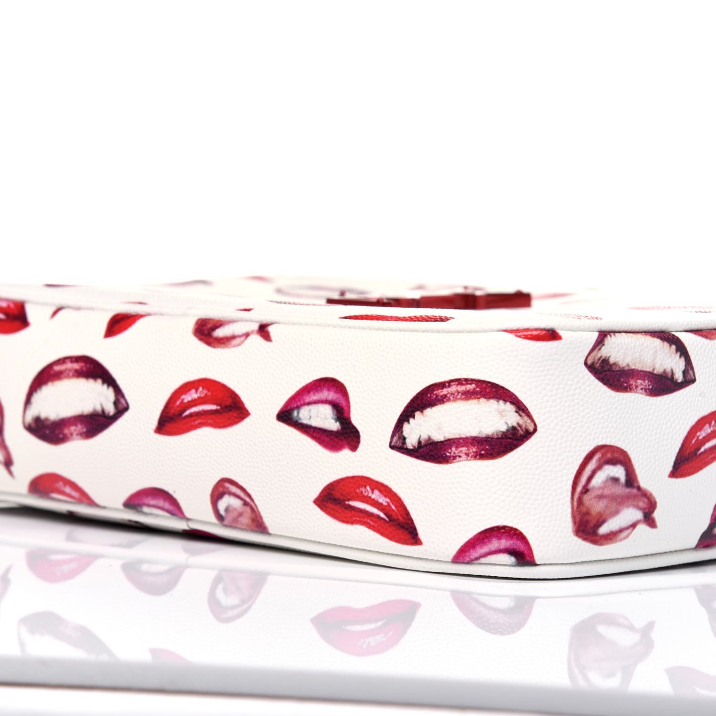 Grain De Poudre Lips Print Medium Classic Monogram Camera Bag White Red