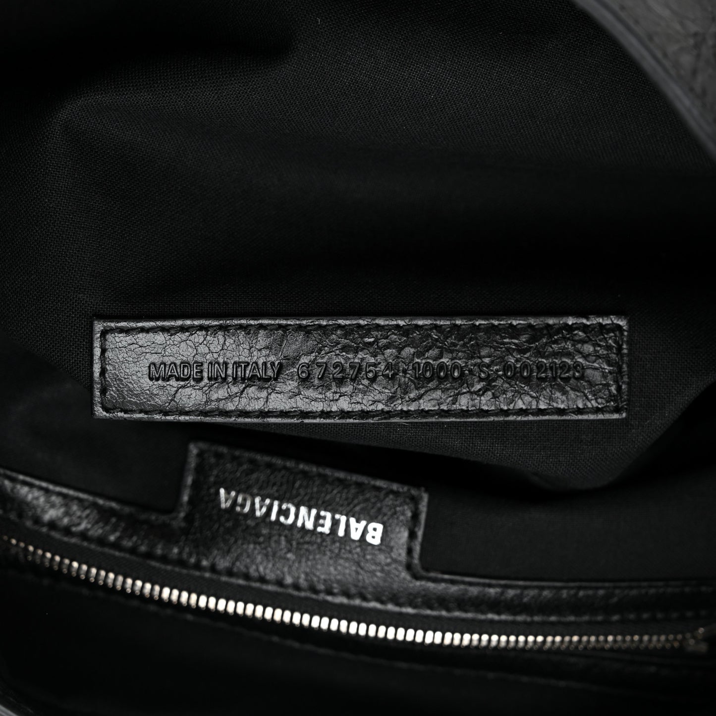 Agneau Arena Medium Le Cagole Shoulder Bag Black