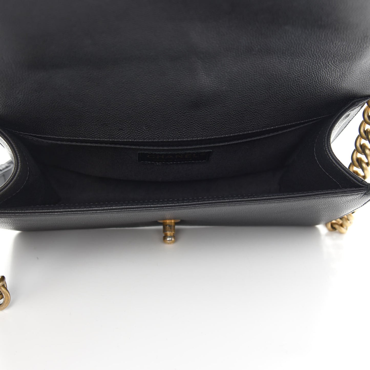 Caviar Quilted Medium Boy Flap Black