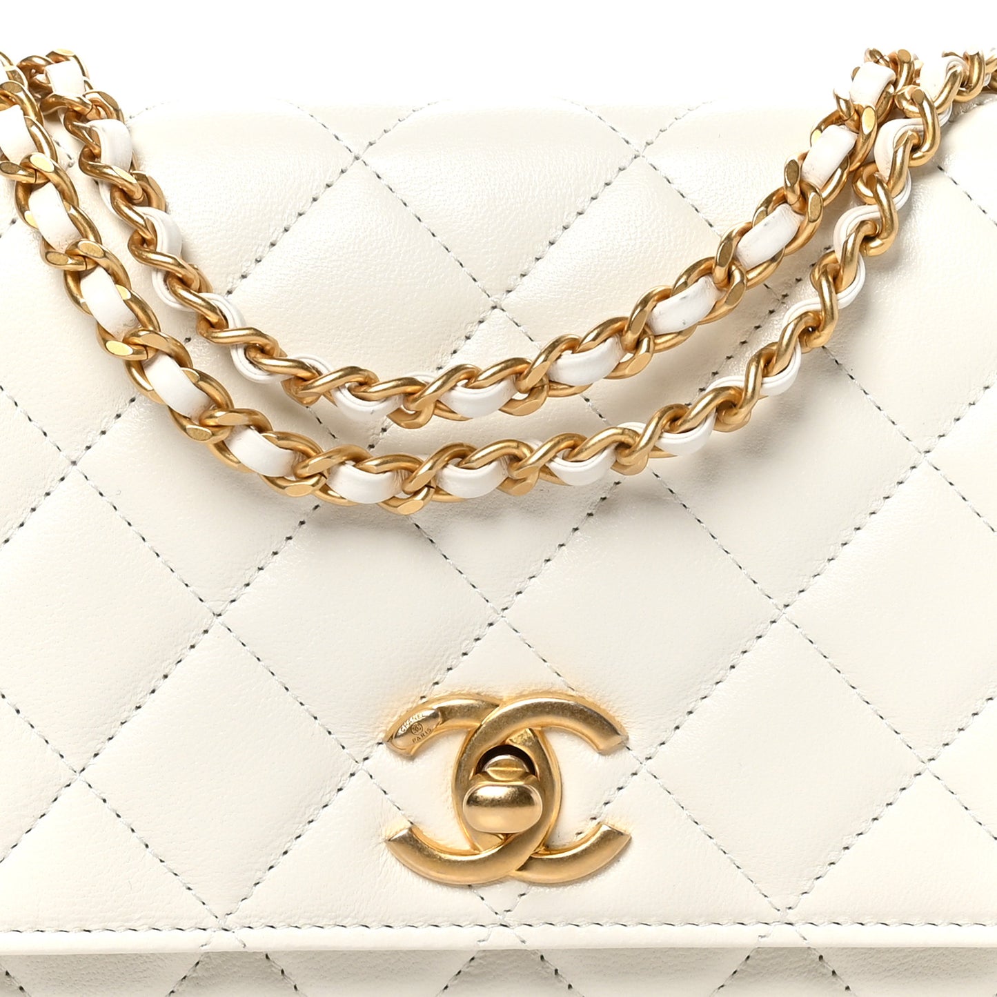 Lambskin Quilted Pearl Wallet On Chain WOC White