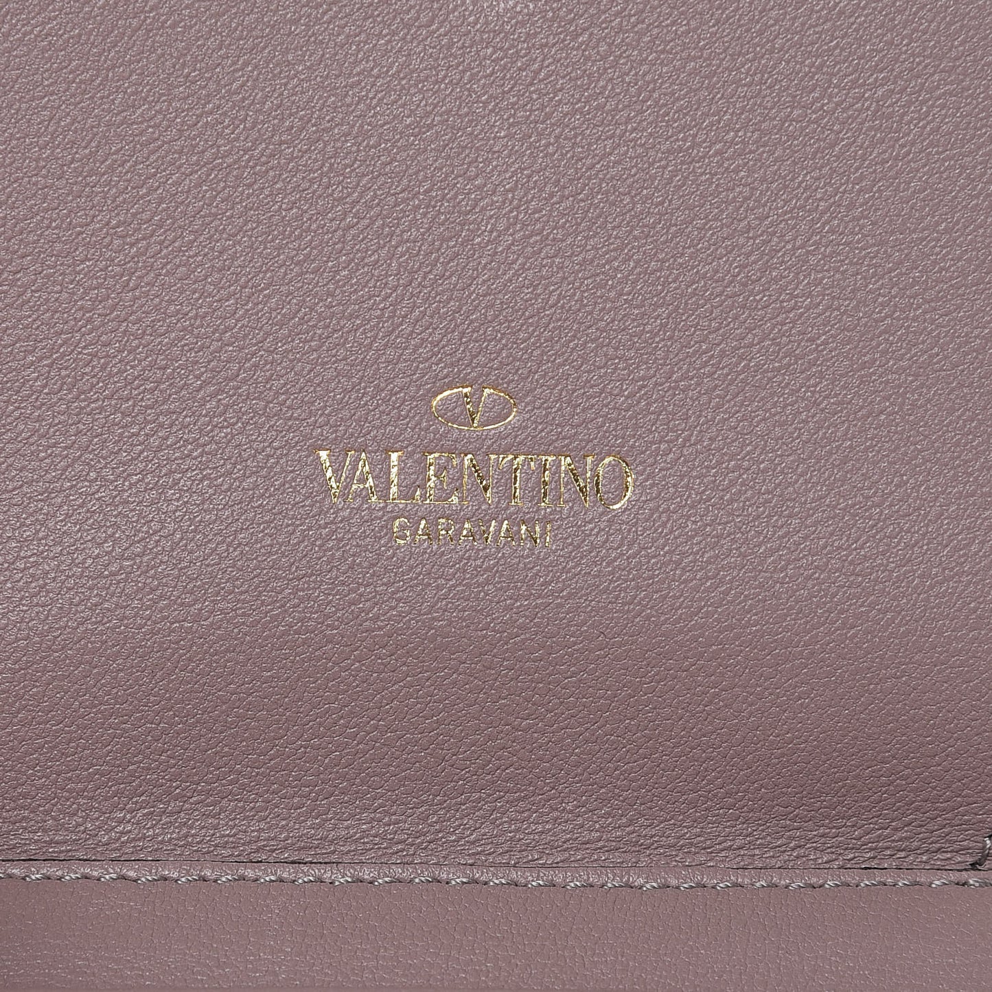 Calfskin Rockstud Compact Bi-Fold Wallet Poudre
