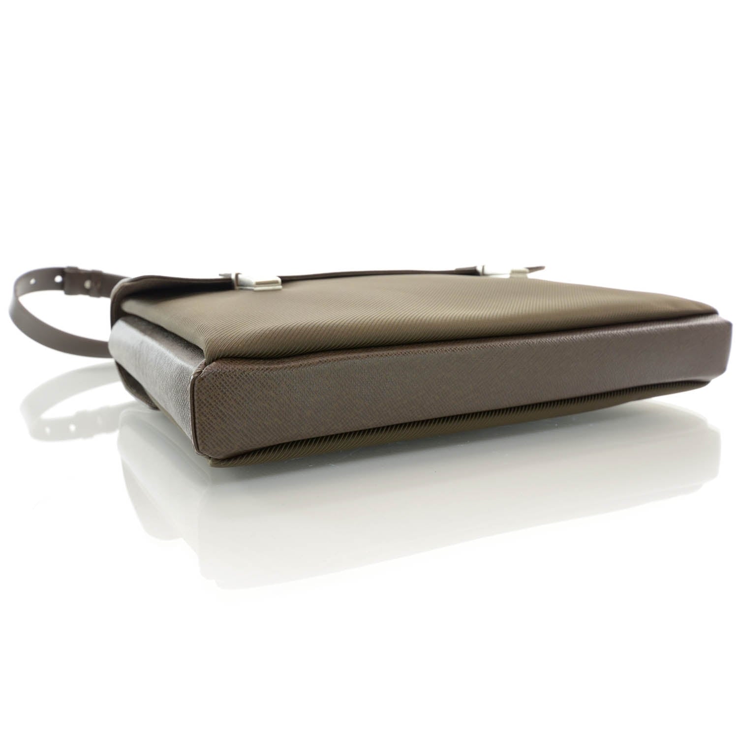 Louis Vuitton Taiga Saratov GM Grizzli 4 of 8