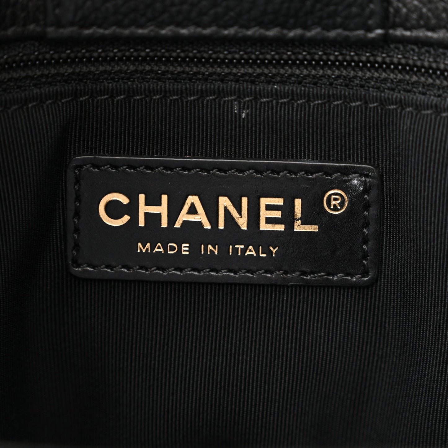 Caviar Medium Cerf Executive Shopper Tote Black