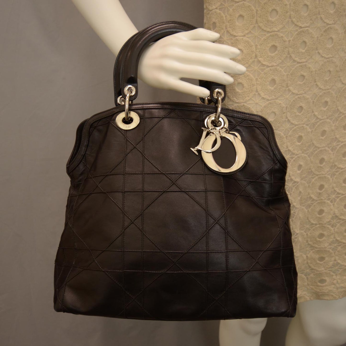 Lambskin Cannage Medium Granville Tote Black
