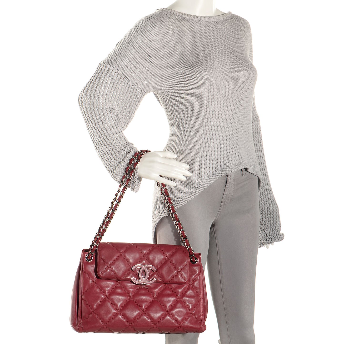 Calfskin Large Hamptons Flap Bag Red