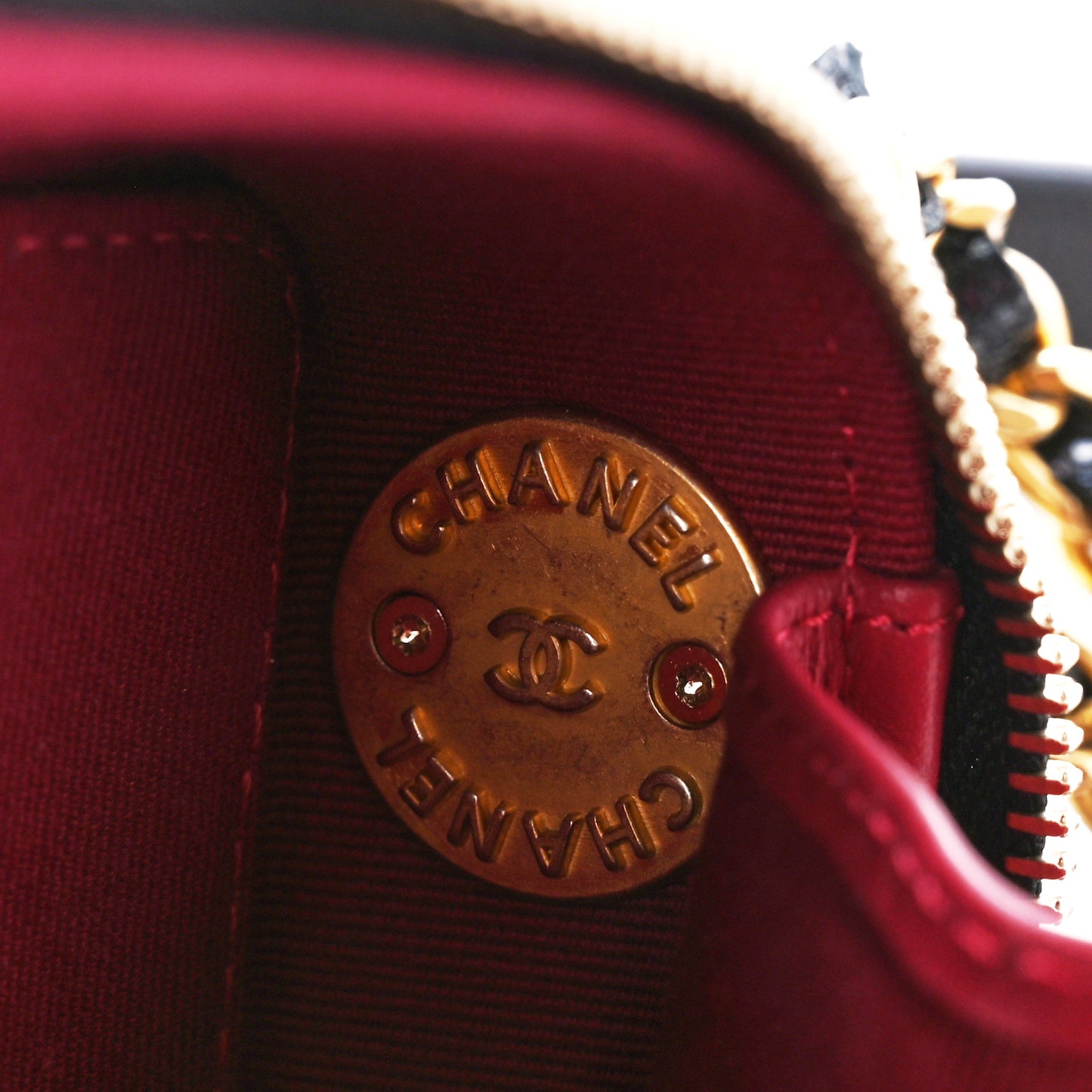 Caviar Quilted Twist Your Buttons Clutch With Chain Black