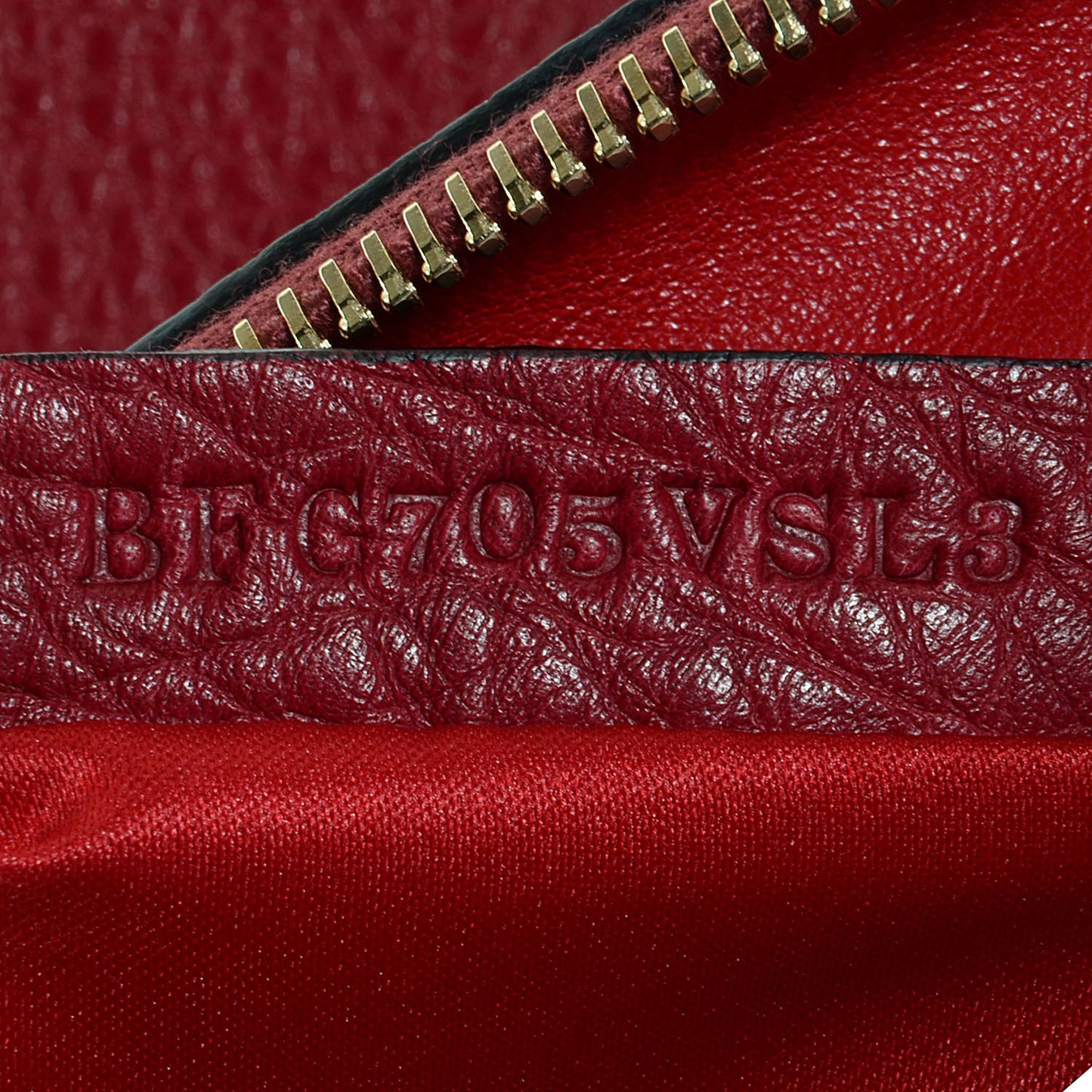 Pebbled Calfskin Large Rockstud Zip Wristlet Pouch Red