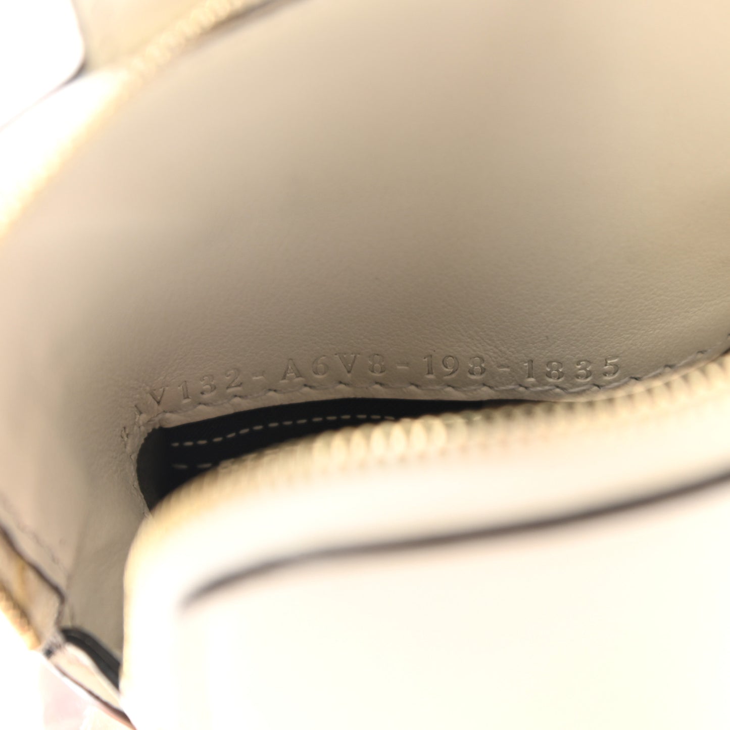 Vitello Grace Cell Pocket Strap You White