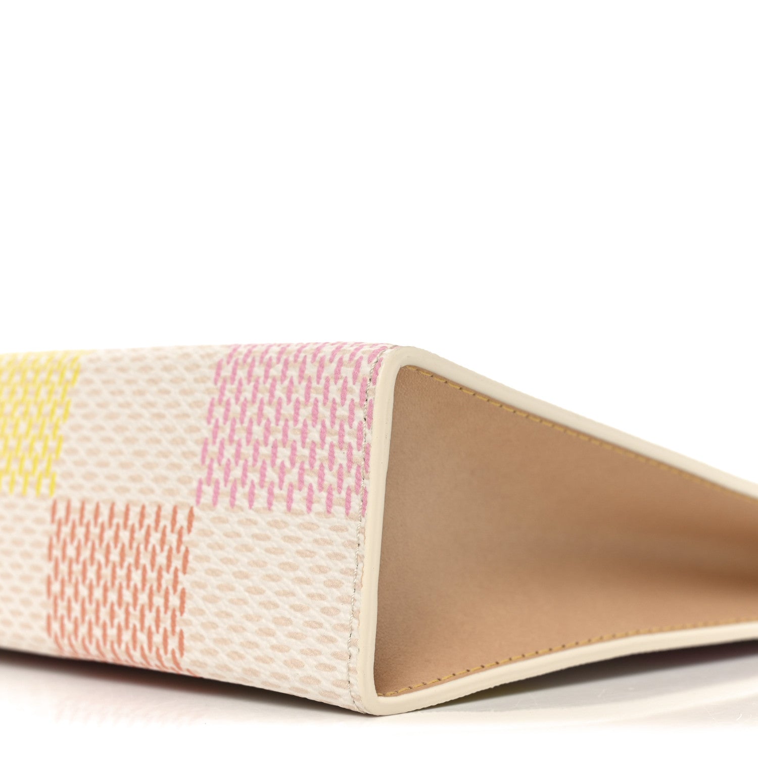 Louis Vuitton Damier Giant Toiletry Pouch Peach 1862068 – FASHIONPHILE
