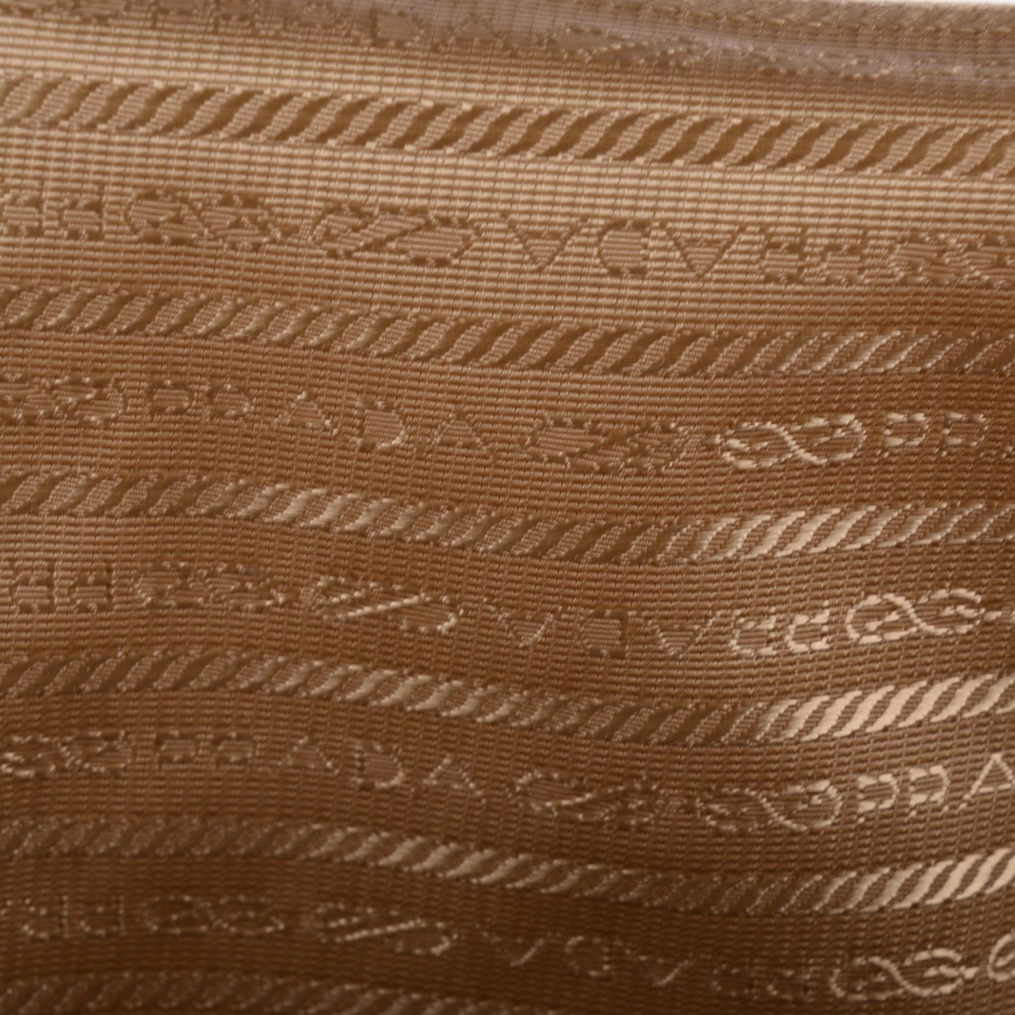 Saffiano Vernice Open Promenade Tote Cammeo