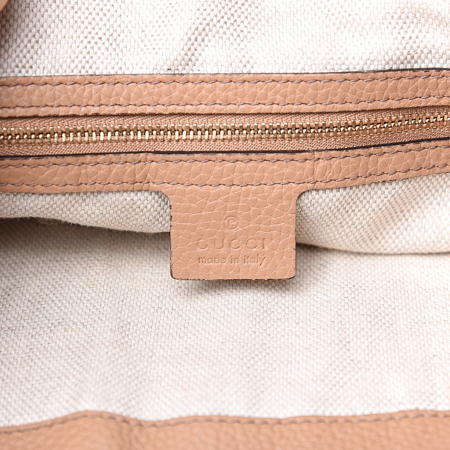 Pebbled Calfskin Large Soho Hobo Camelia