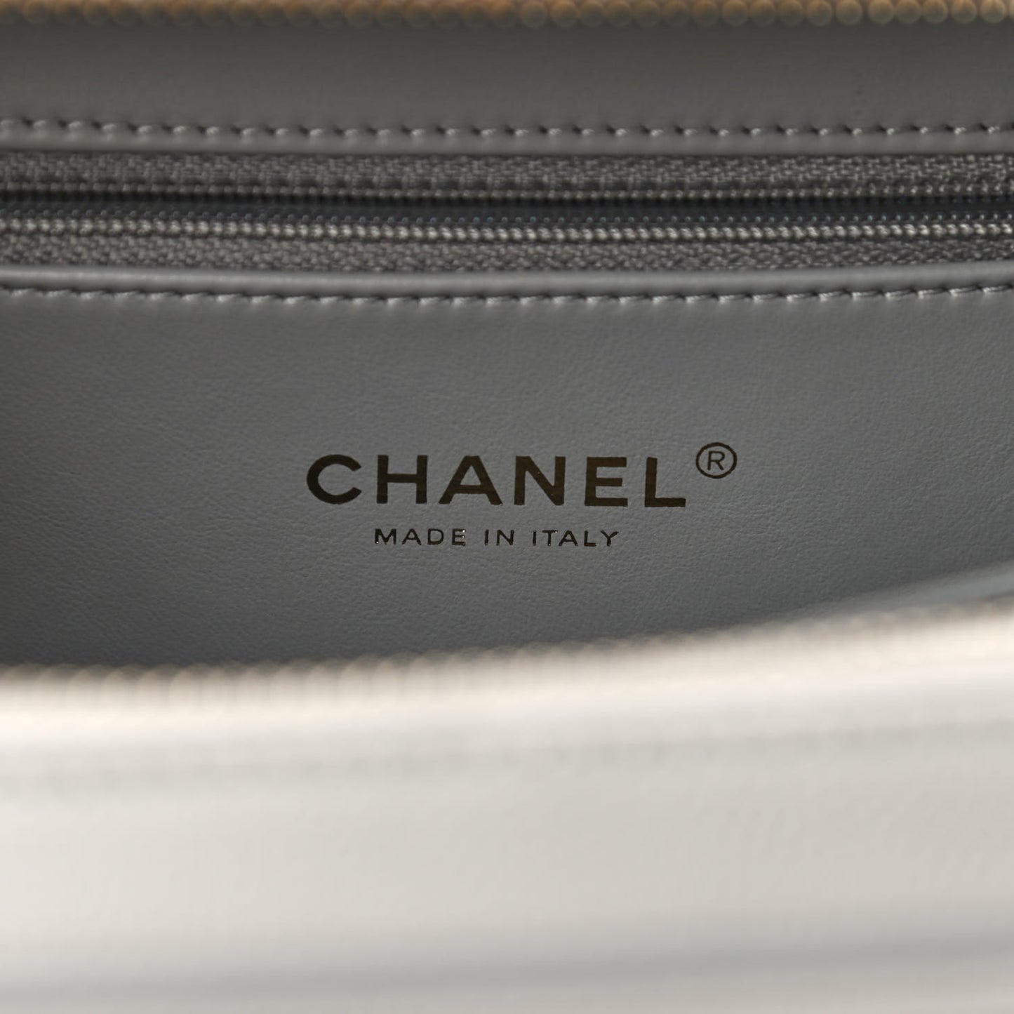 Caviar Quilted Medium CC Filigree Vanity Case Grey