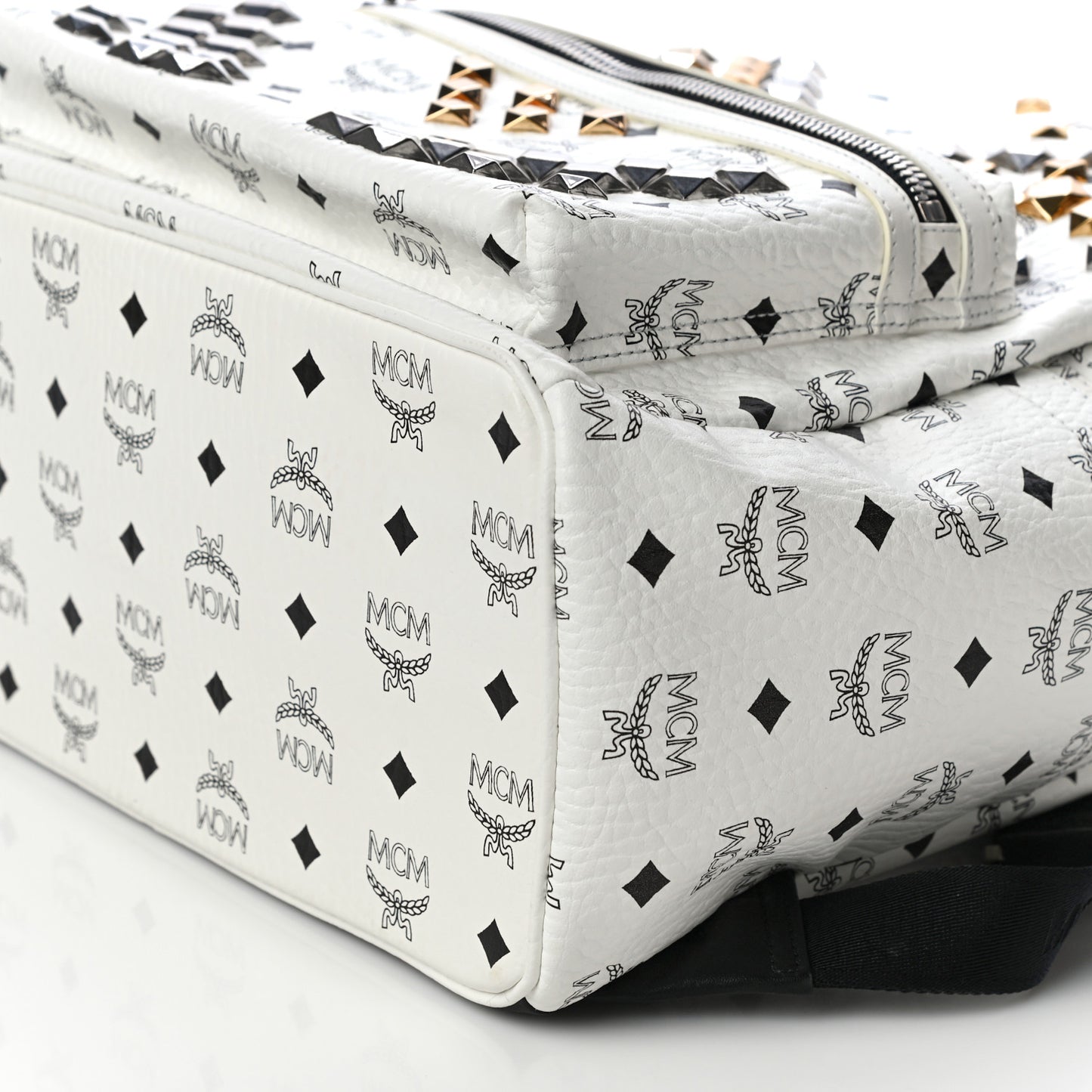 Visetos Studded Medium Stark M Backpack White