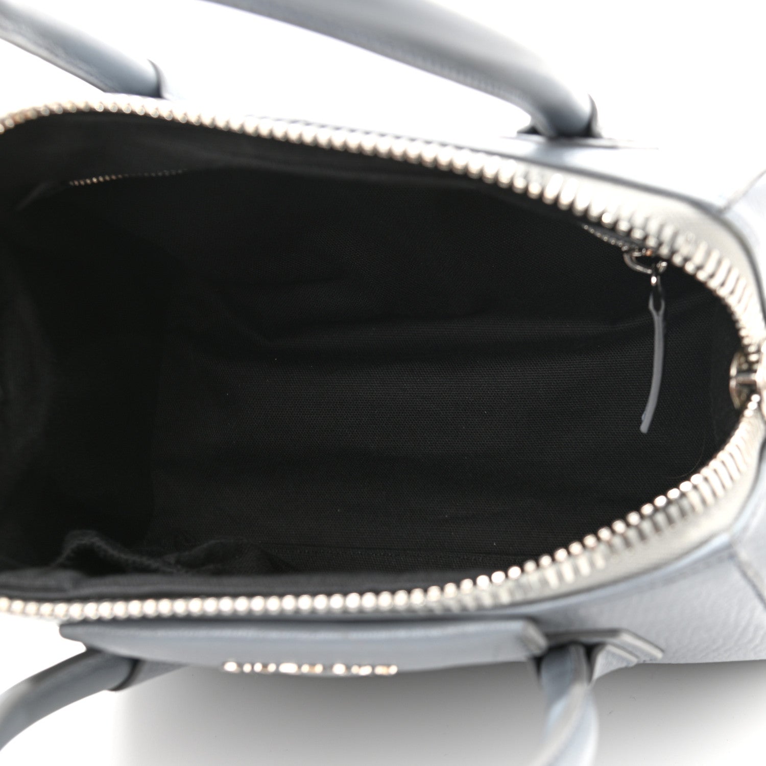 Givenchy Sugar Goatskin Small Antigona Pearl Grey 4 of 14
