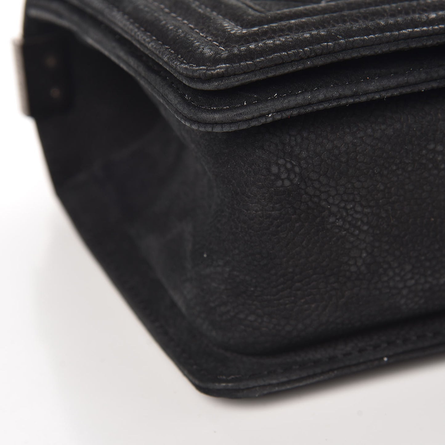 Iridescent Caviar Quilted Medium Boy Flap Black
