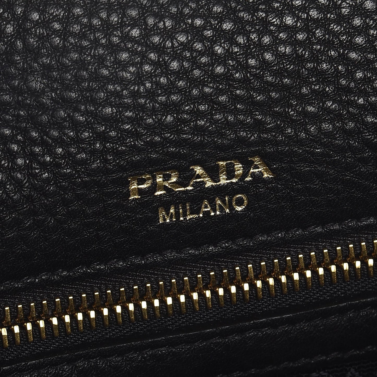 Vitello Daino Shoulder Bag Black