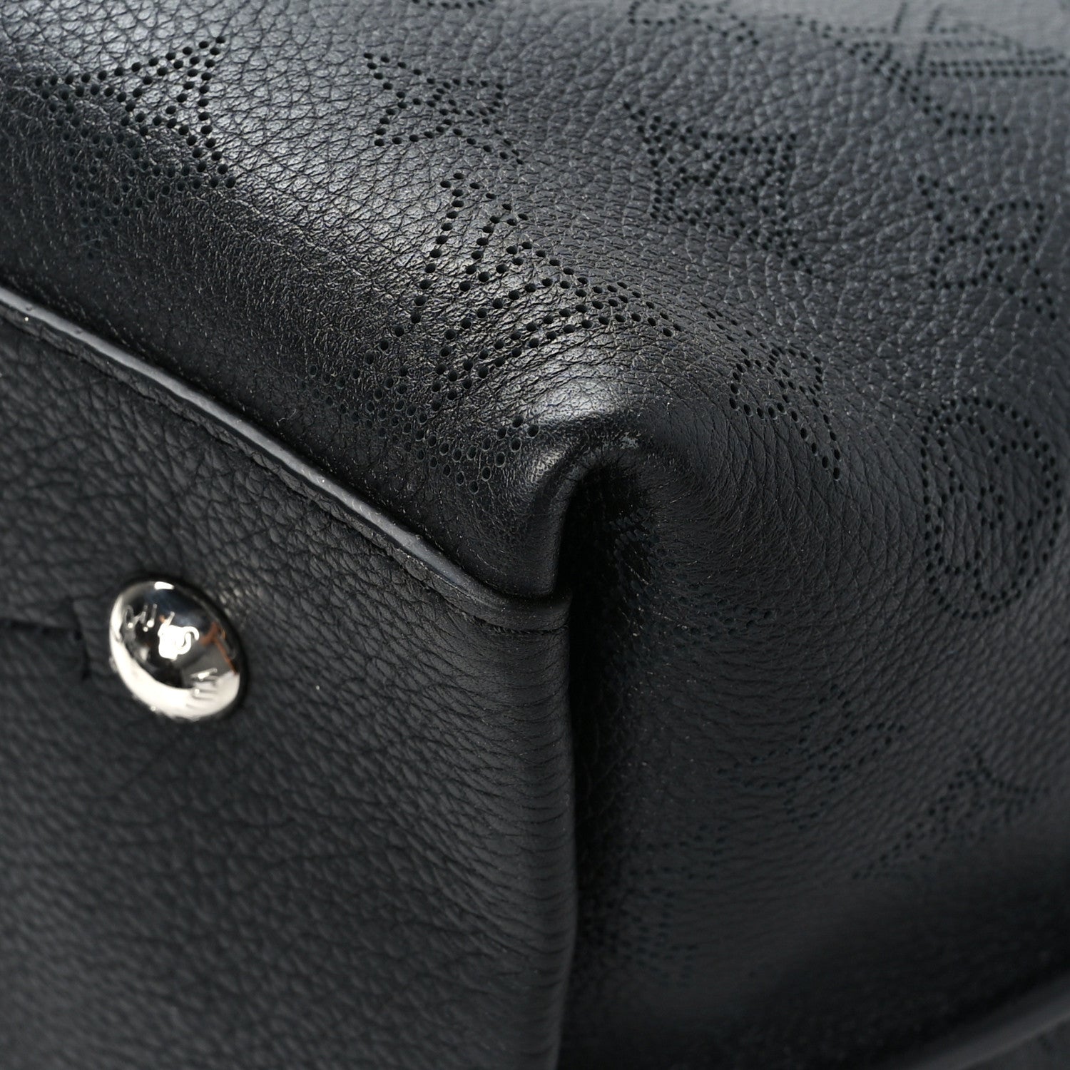 Louis Vuitton Mahina Carmel Hobo Black 10 of 10