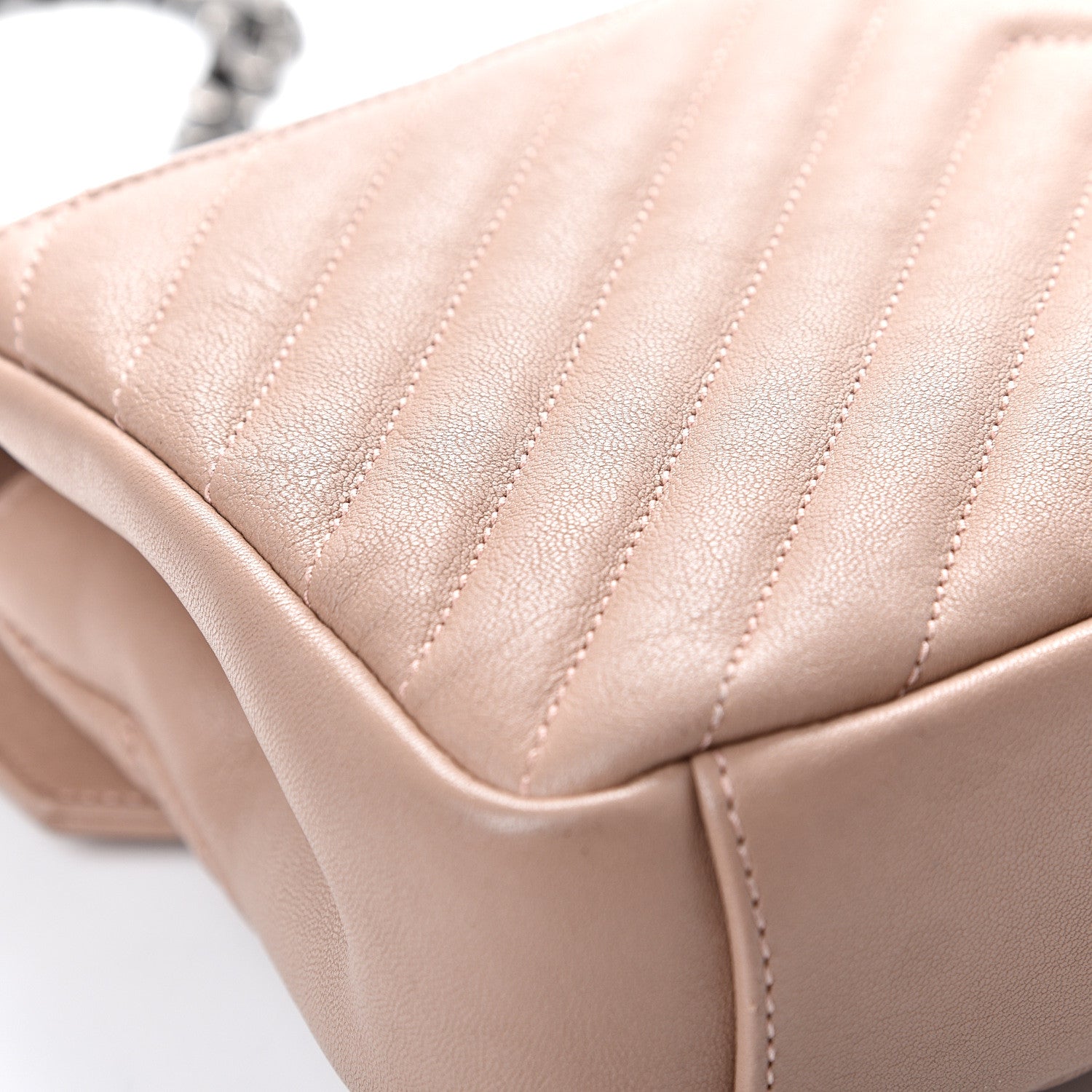 Saint Laurent Sheepskin Matelasse Chevron Monogram Medium College Bag Fard 12 of 14
