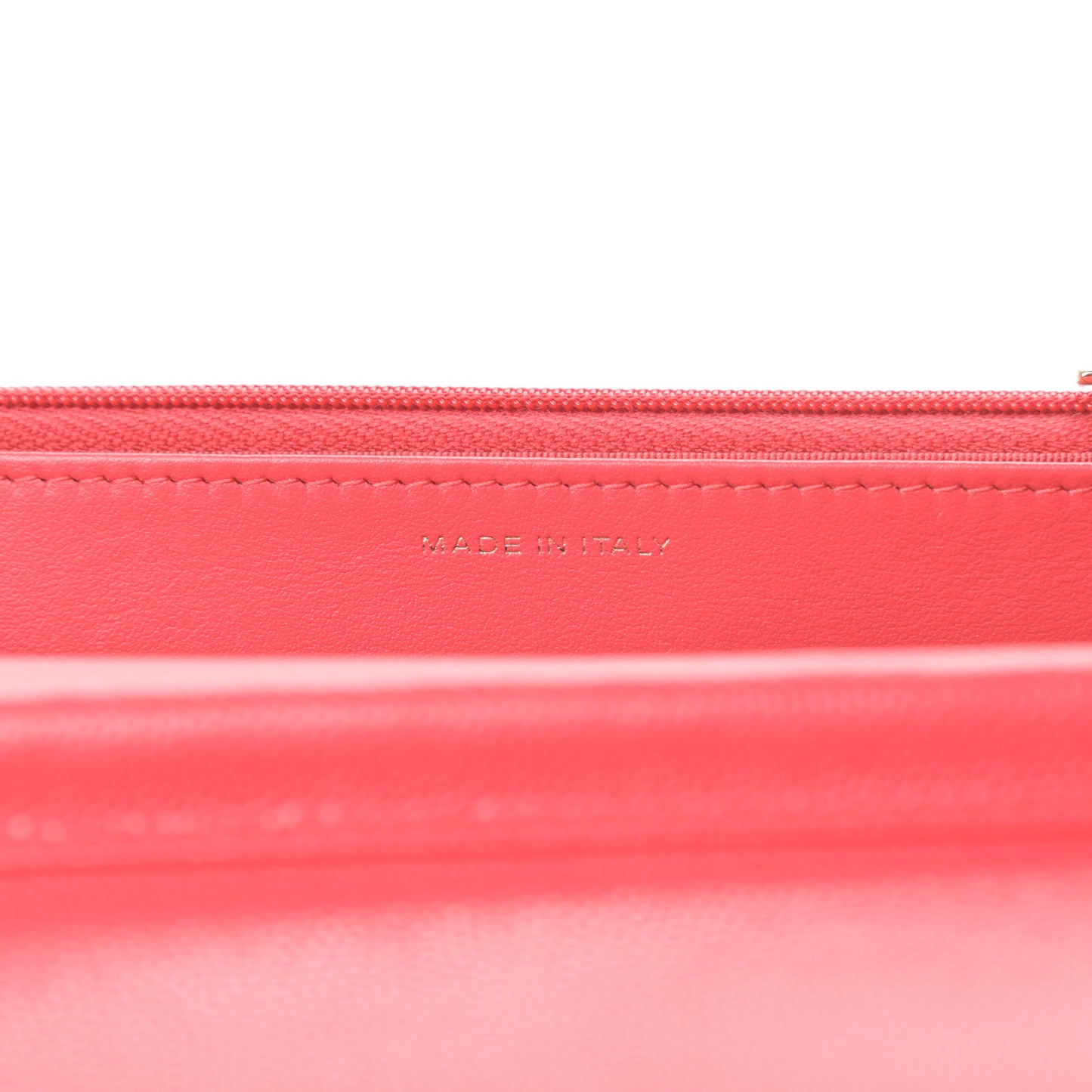 Caviar Quilted Wallet On Chain WOC Coral