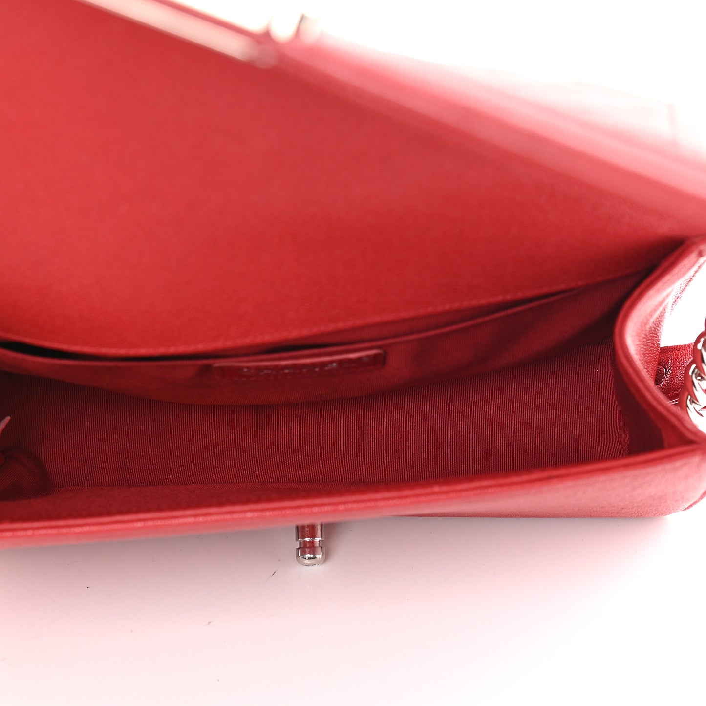 Caviar Quilted Medium Boy Flap Red