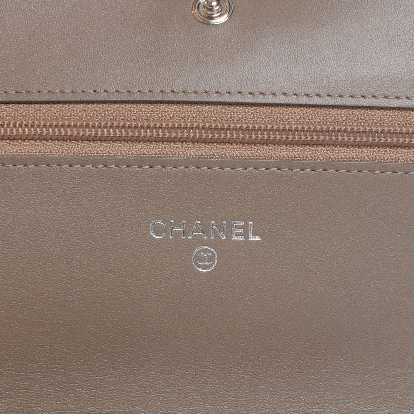 Caviar Wallet on Chain WOC Beige