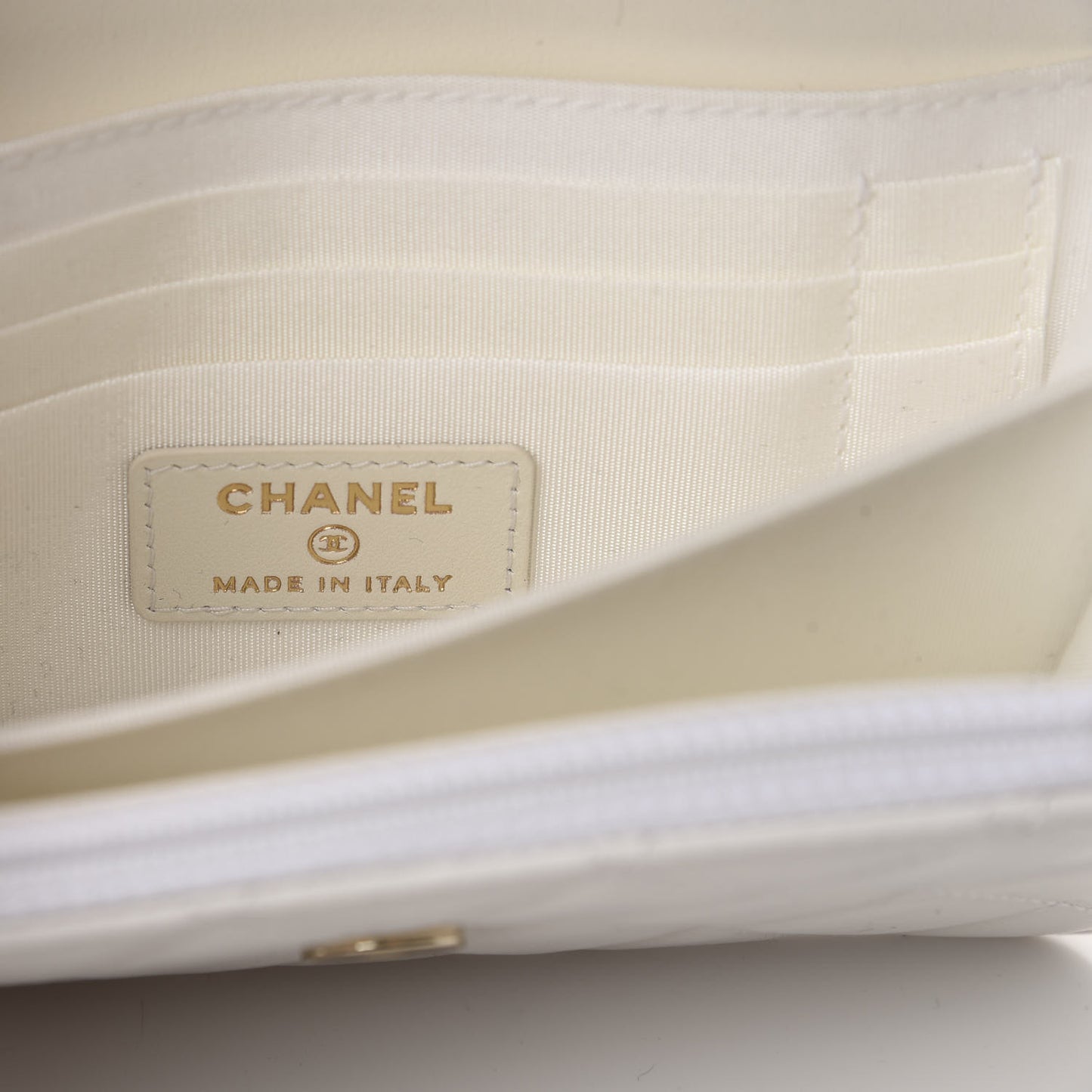 Calfskin Quilted CC Pearl Mini Wallet On Chain Flap White