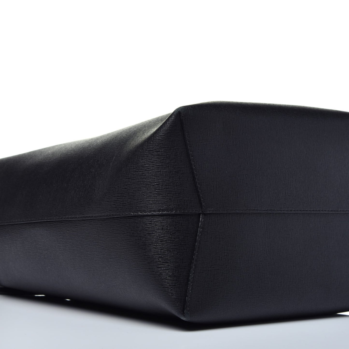 Saffiano Bucket Bag Black Flamma