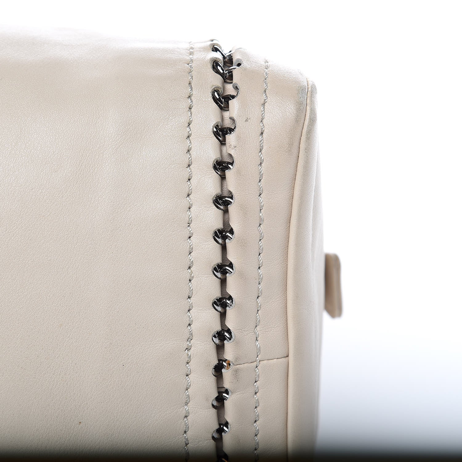Chanel Smooth Calfskin Medium Luxe Ligne Bowler White 9 of 16