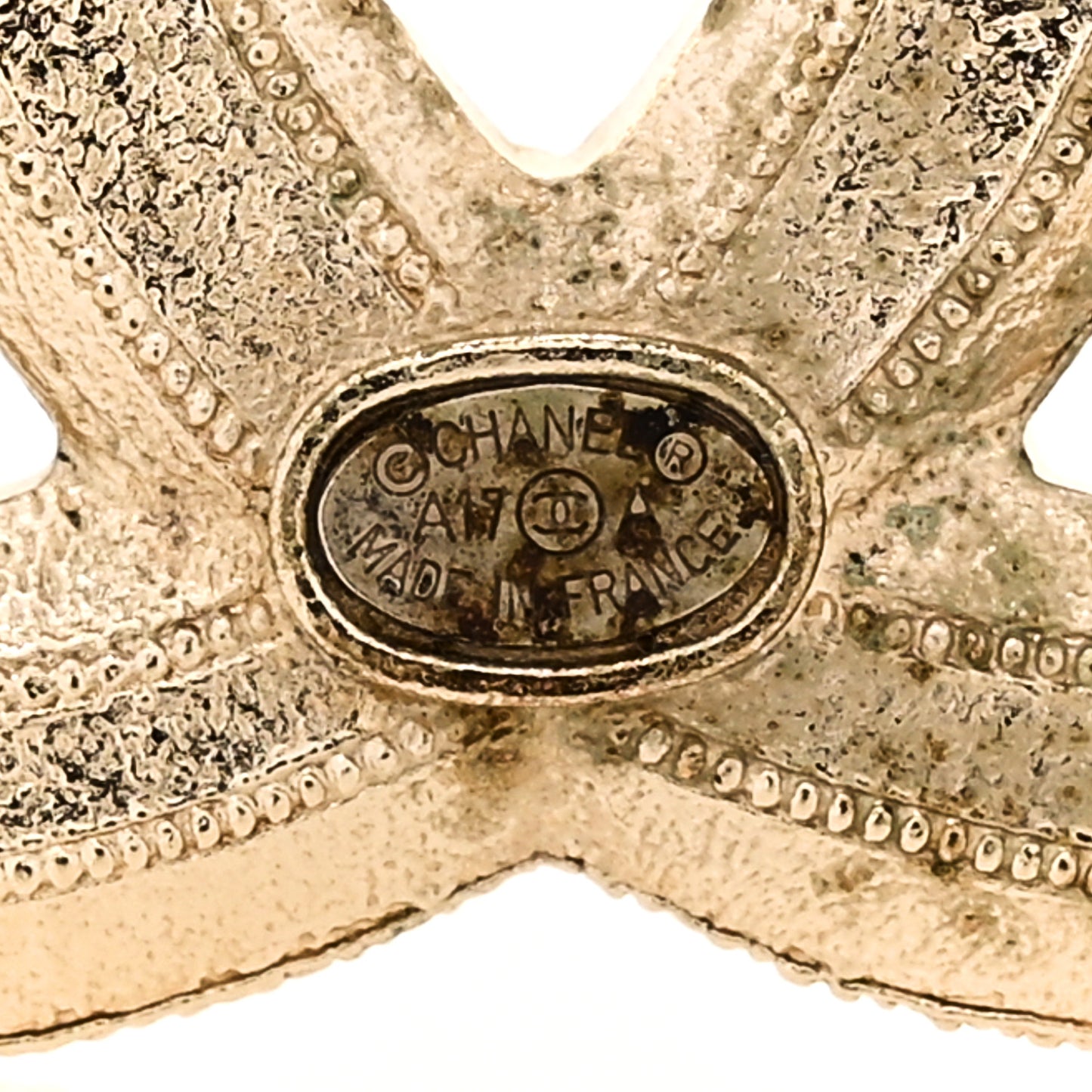 Pearl CC Brooch Gold
