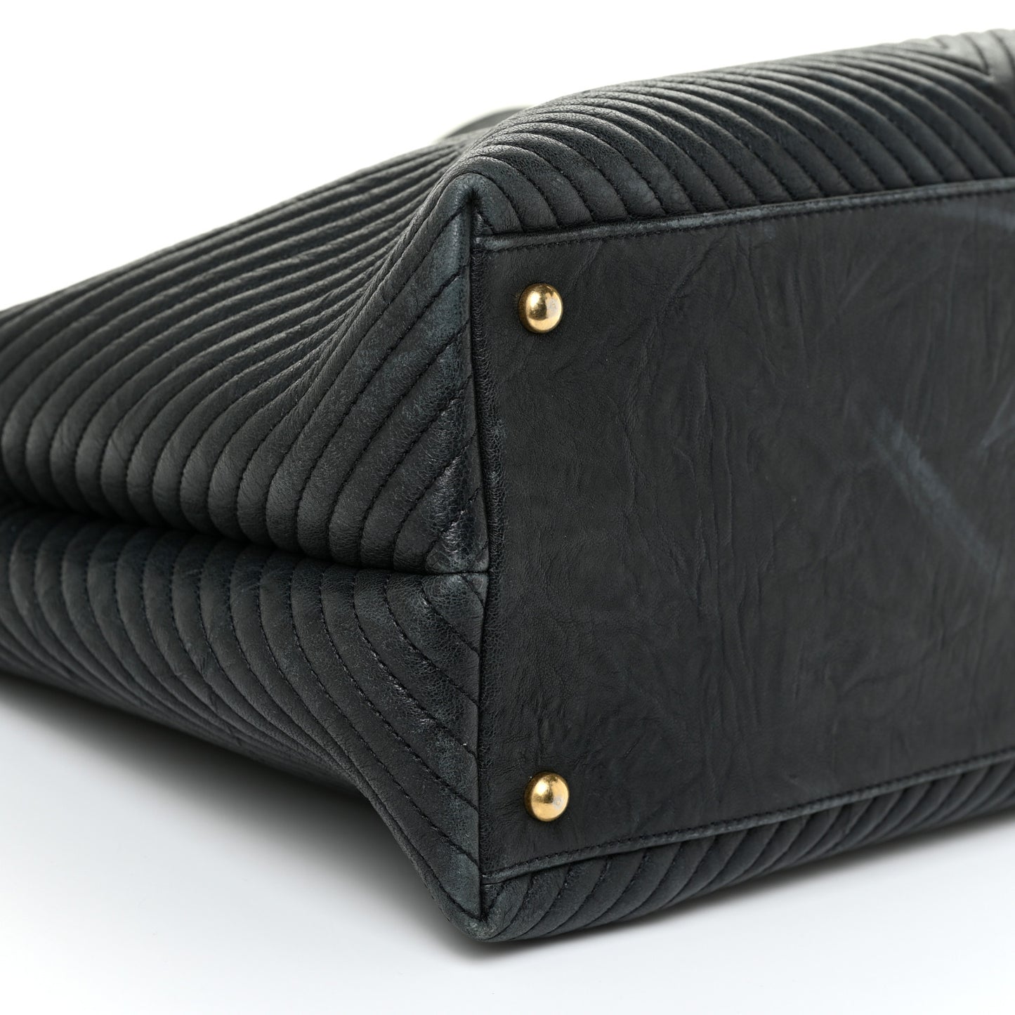 Wrinkled Lambskin Chevron Quilted Large Surpique Tote Black