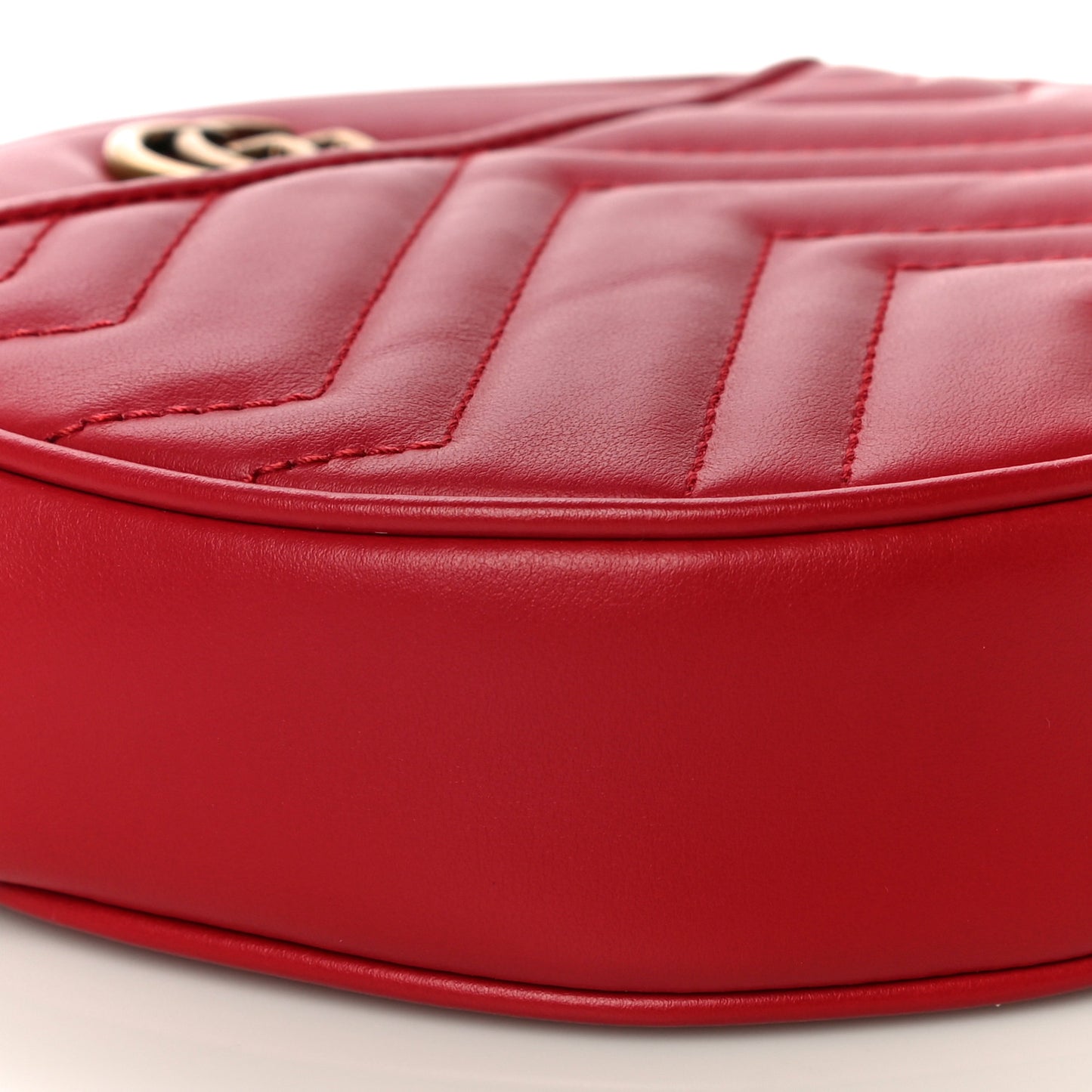 Calfskin Matelasse GG Marmont Round Wrist Wallet Hibiscus Red