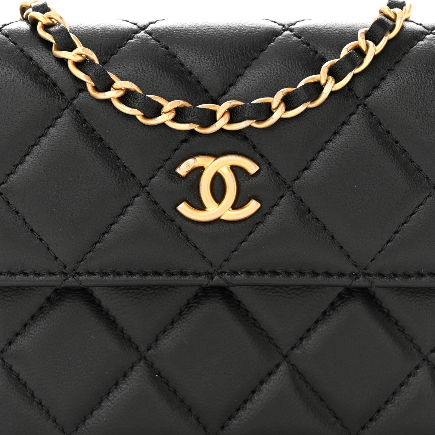 Lambskin Quilted Pearl Crush Clutch With Chain Black