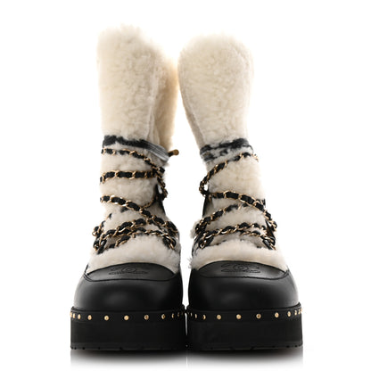 Chanel Calfskin Shearling Lambskin CC Cap Toe Chain Snow Boots 39 Black White 3 of 10