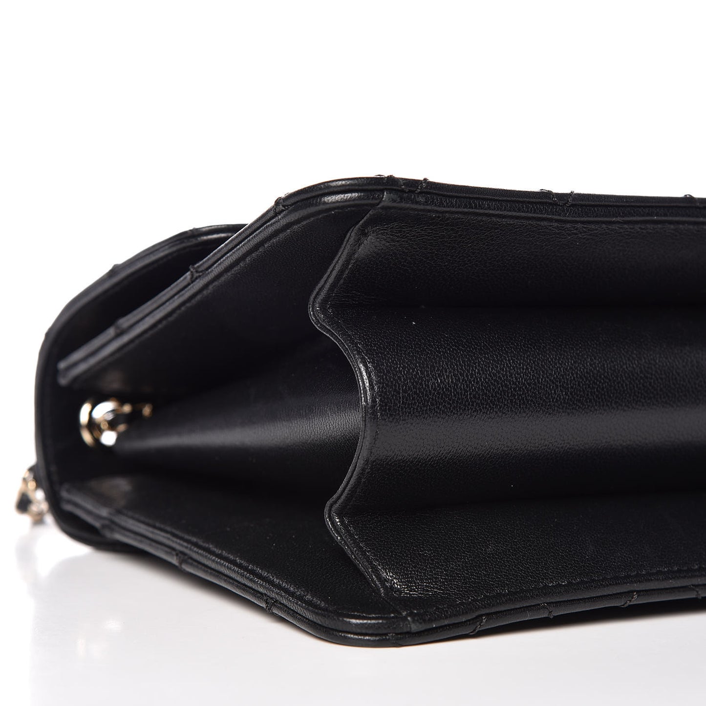 Sheepskin Quilted Beauty Lock Flap Black