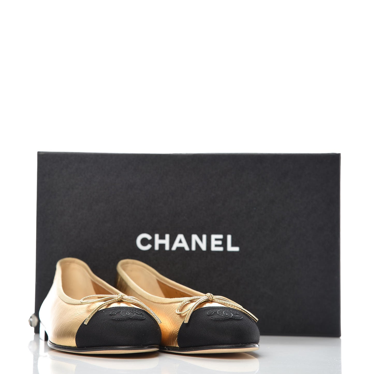 Laminated Lambskin Grosgrain Cap Toe CC Ballerina Flats 37.5 Gold Black