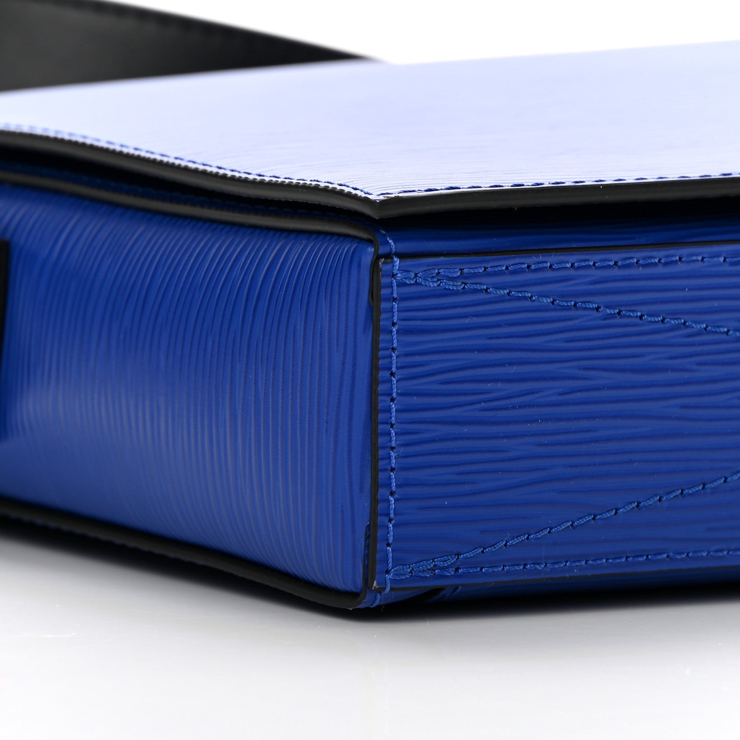 Louis Vuitton Epi Box Messenger Blue 8 of 9