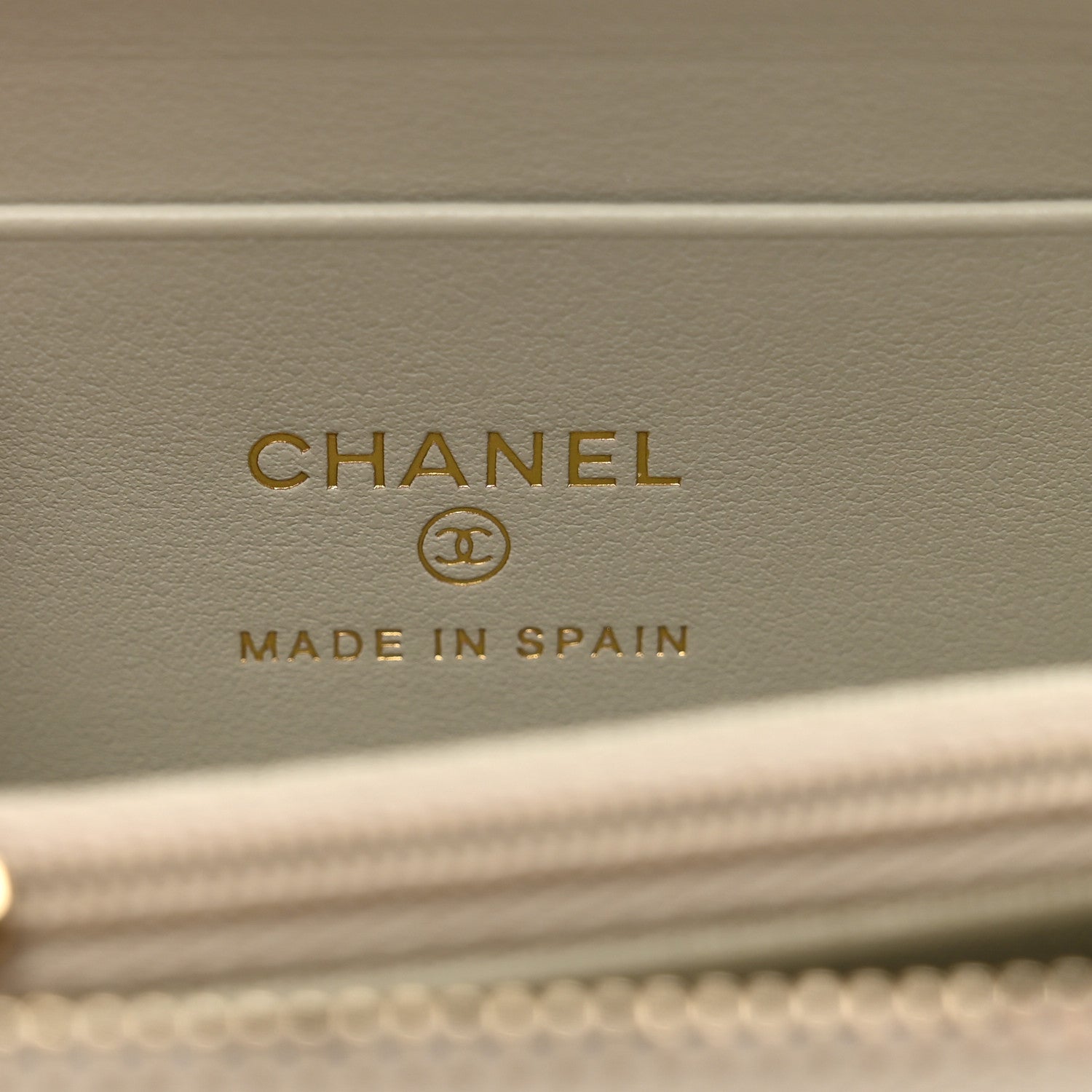 Chanel Caviar Quilted Zipped Coin Purse White 6 of 8