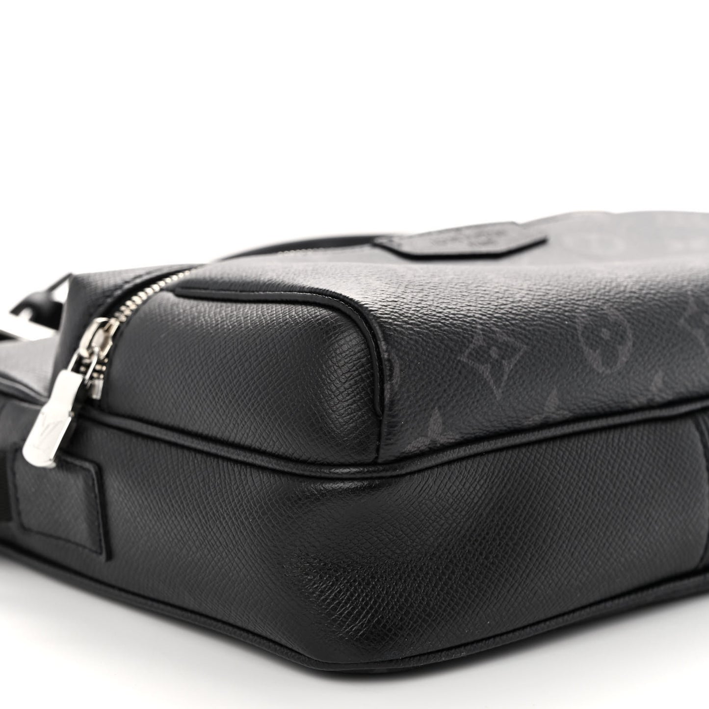 Taiga Monogram Eclipse Outdoor Messenger Black