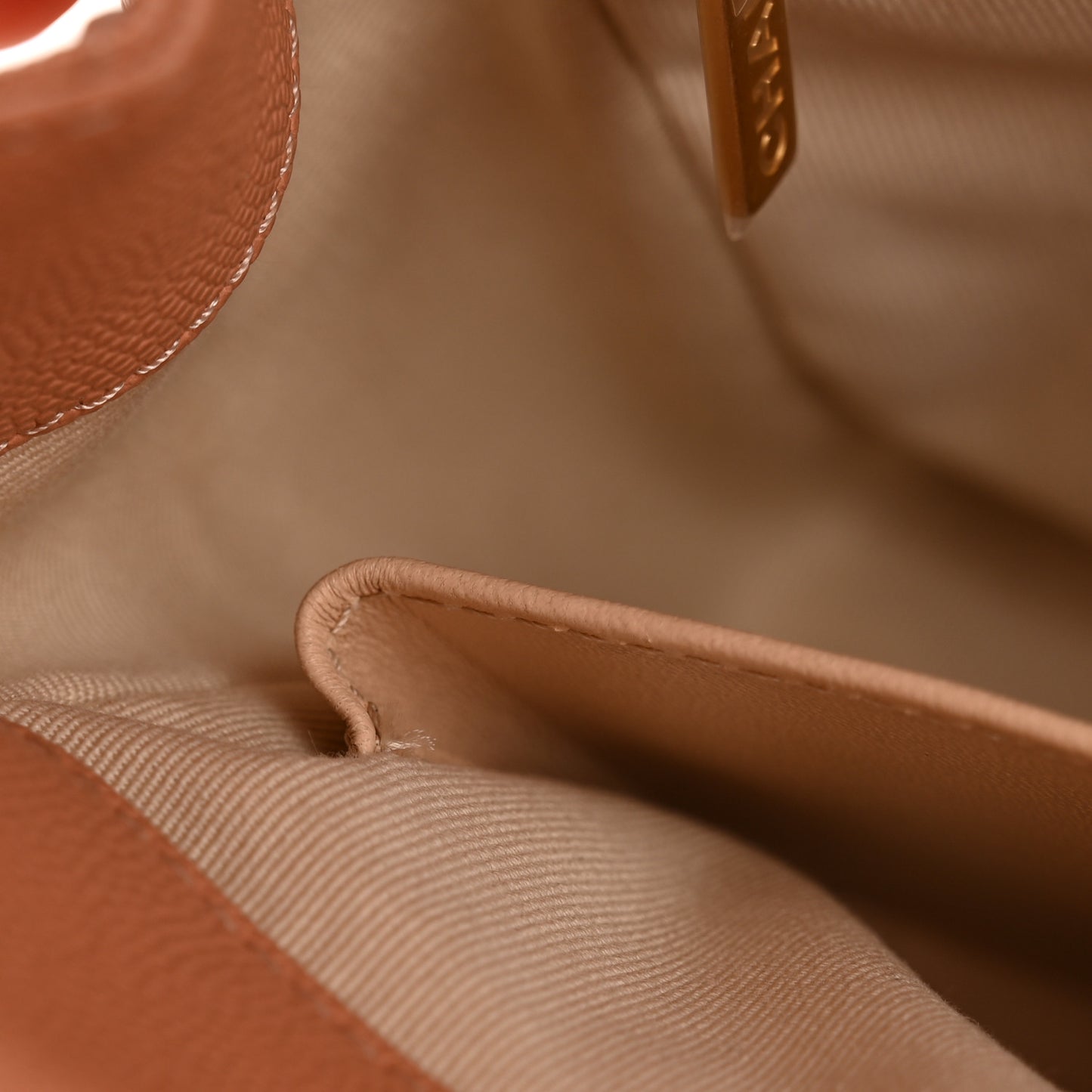 Caviar Quilted Wavy CC Hobo Beige