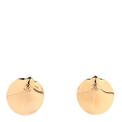 Chanel Metal CC Seashell Stud Earrings Gold Gold 1 of 4
