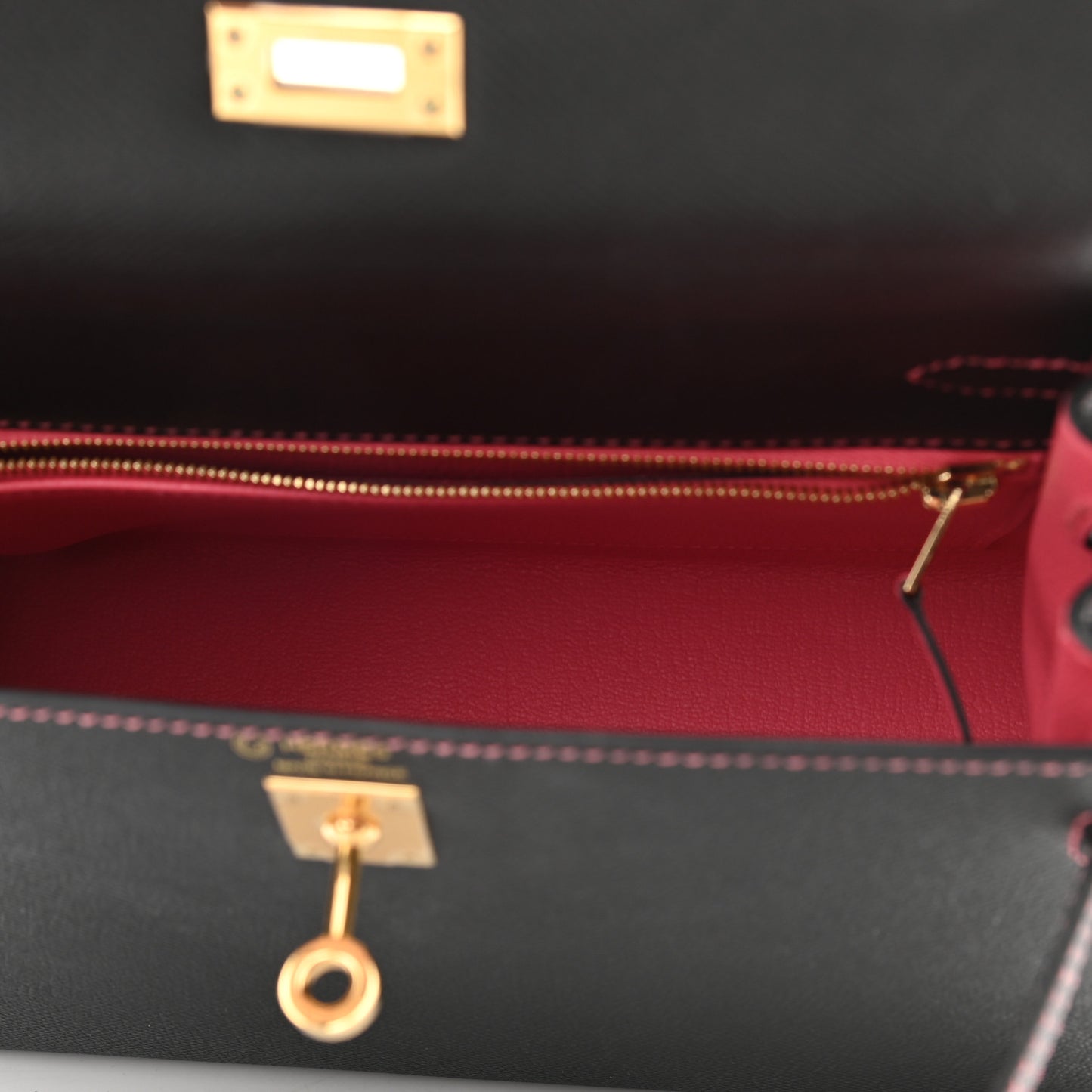 Epsom Horseshoe Kelly Sellier 25 Black Rose Lipstick