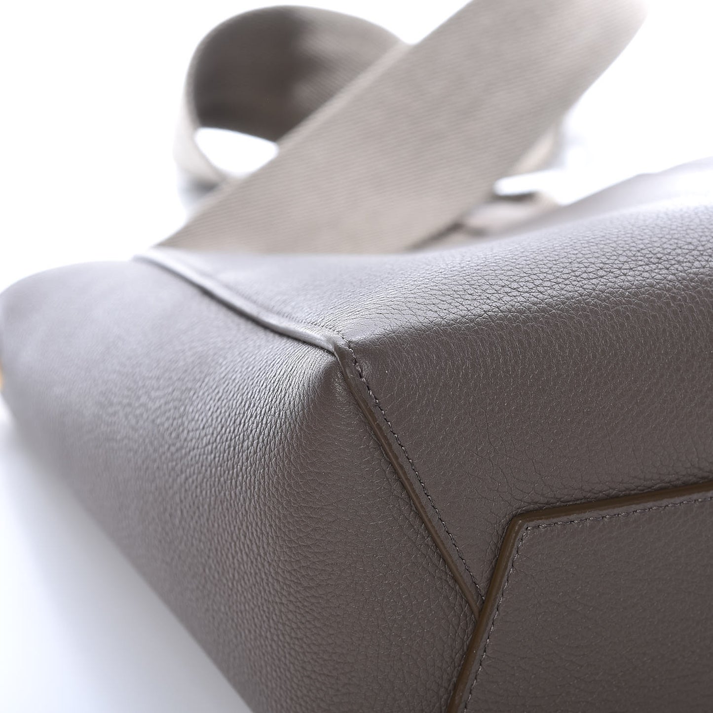 Soft Grained Calfskin Small Sangle Bucket Bag Taupe