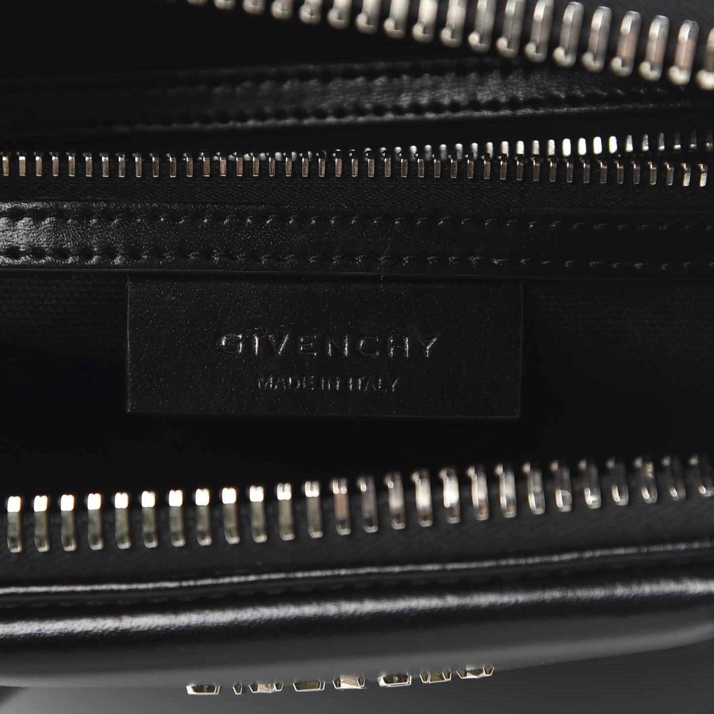 Shiny Lord Calfskin Small Antigona Black