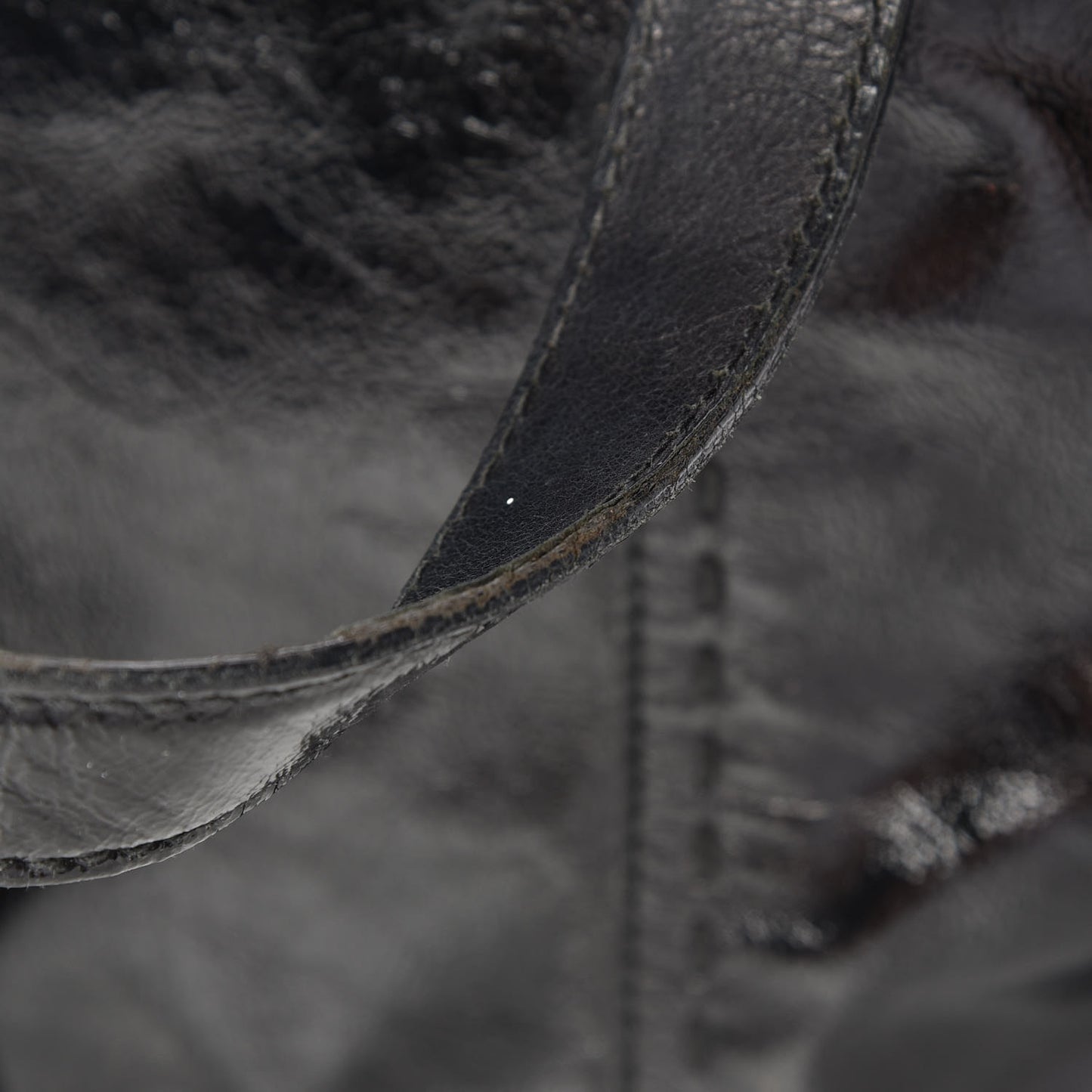 Textured Patent Calfskin Medium Muse Black