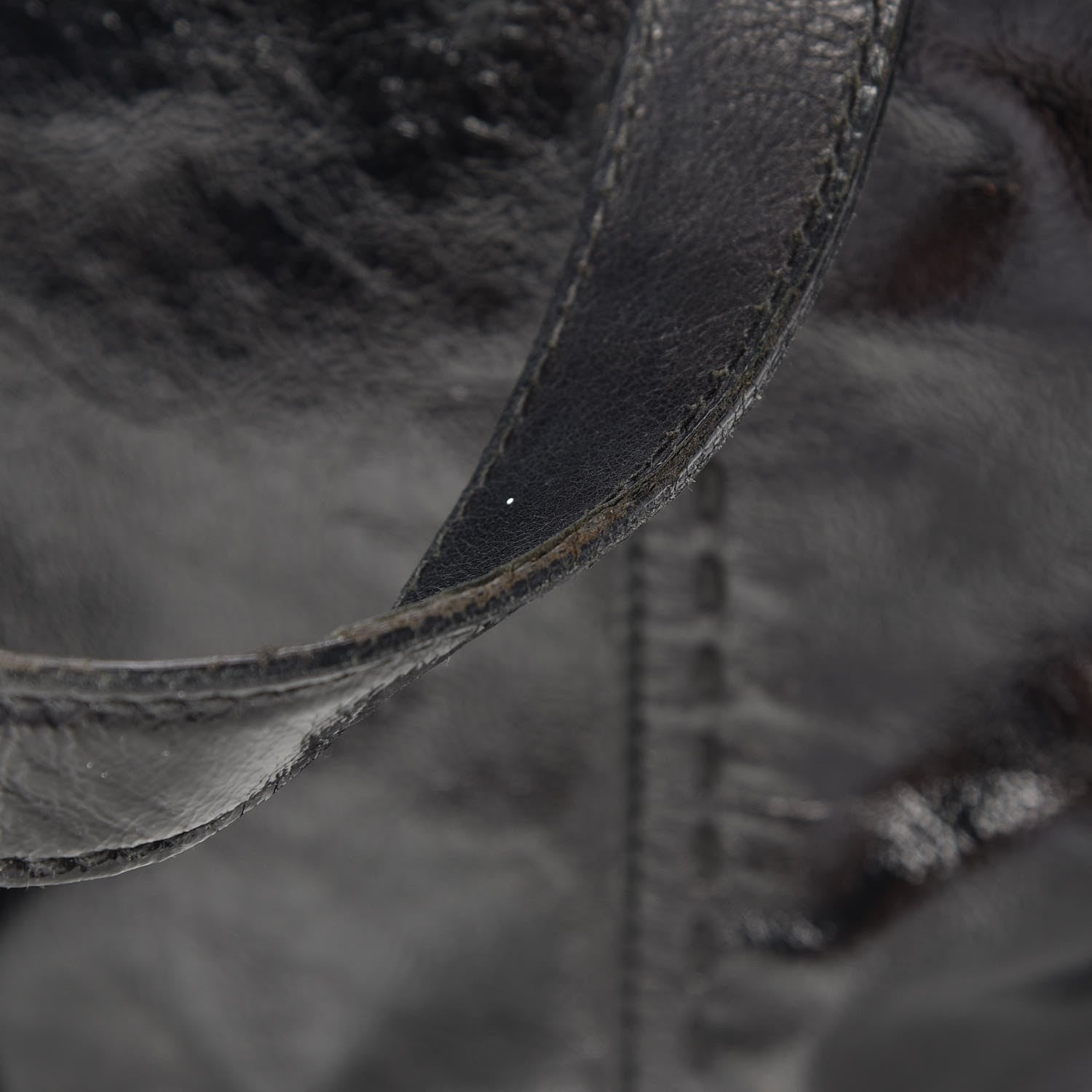 Saint Laurent Textured Patent Calfskin Medium Muse Black 25 of 26